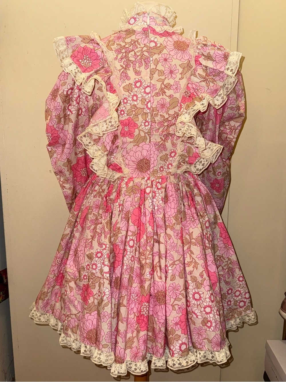 Selkie Pink Floral Victorian Ruffled mini Dress with Lace Trim Xs - Picture 2 of 4